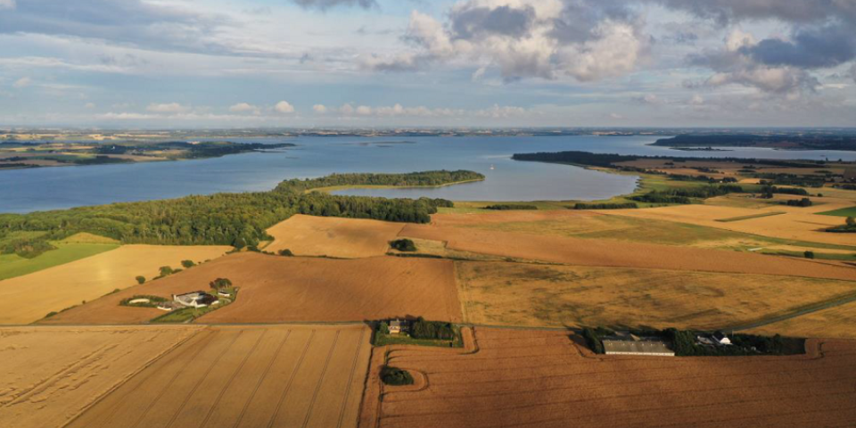 Dronefoto af Isefjorden. Foto: Jan Henningsen